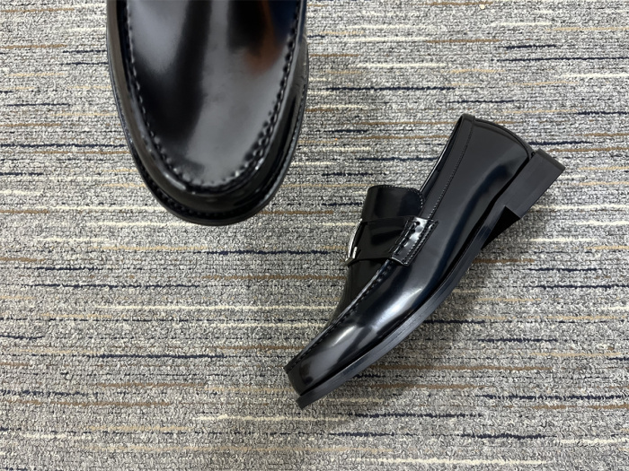 Men  L*ouis V*uitton Top Quality Loafers
