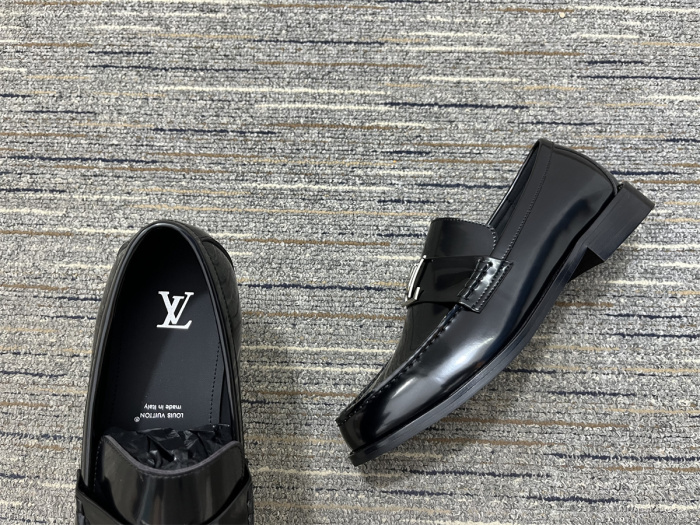 Men  L*ouis V*uitton Top Quality Loafers