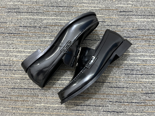 Men  L*ouis V*uitton Top Quality Loafers
