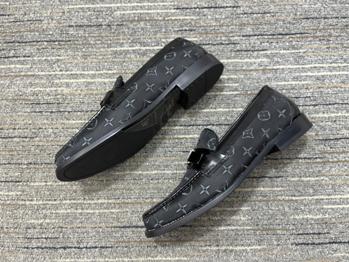 Men  L*ouis V*uitton Top Quality Loafers
