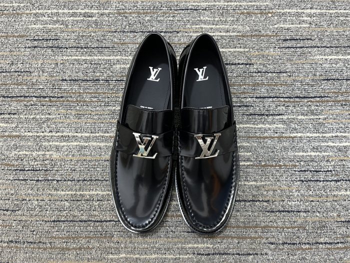 Men  L*ouis V*uitton Top Quality Loafers