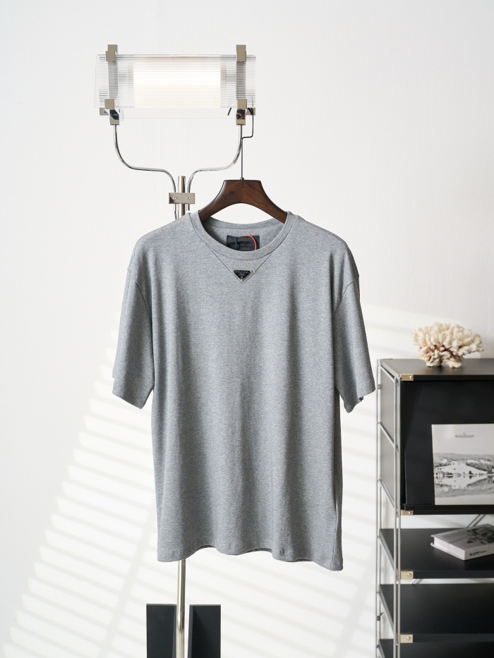 P*rada  Top Quality