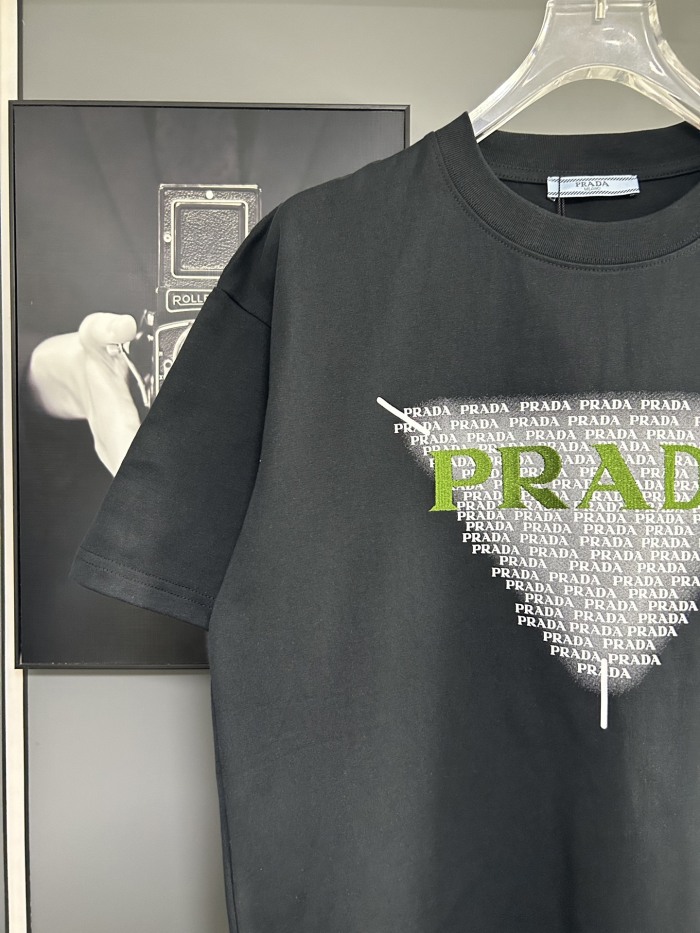 P*rada  Top Quality