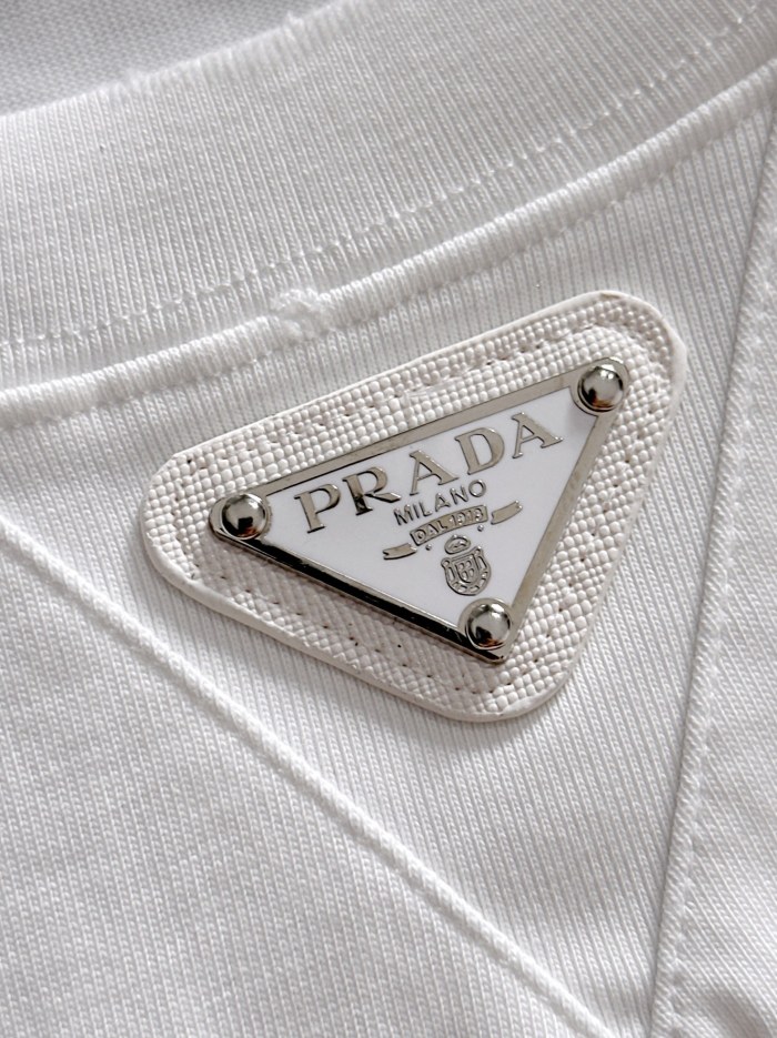 P*rada  Top Quality