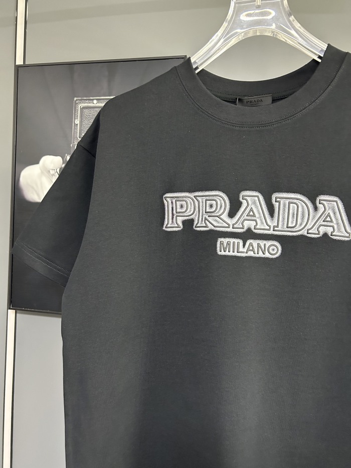 P*rada  Top Quality