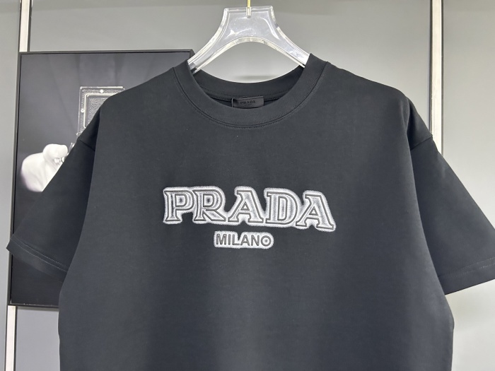 P*rada  Top Quality