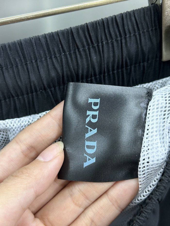 P*rada  Top Quality