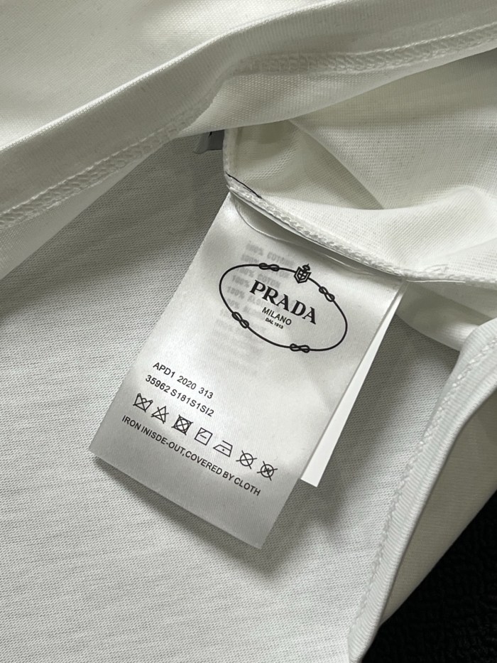 P*rada  Top Quality
