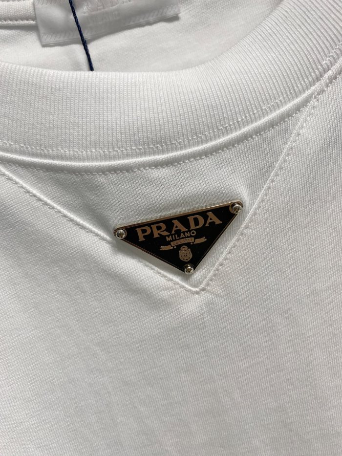 P*rada  Top Quality