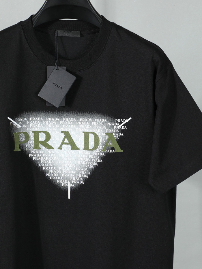 P*rada  Top Quality