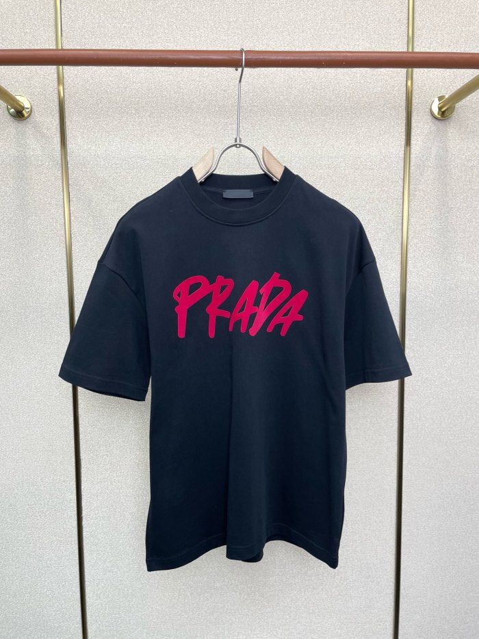 P*rada  Top Quality