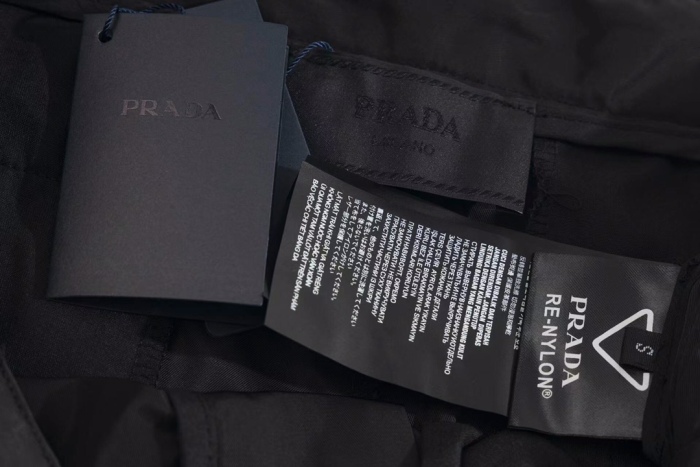P*rada  Top Quality