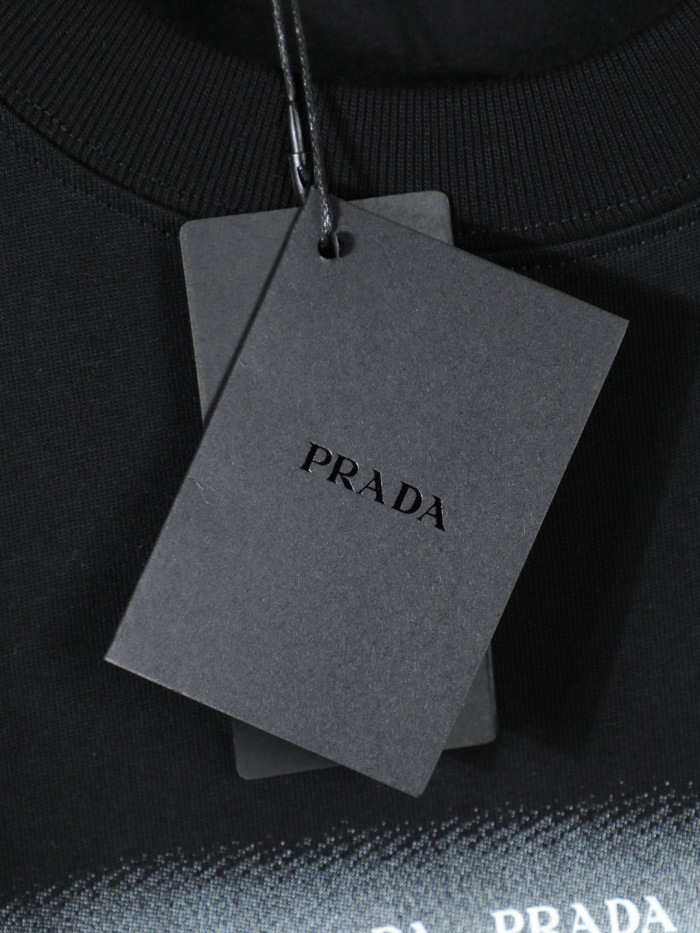 P*rada  Top Quality