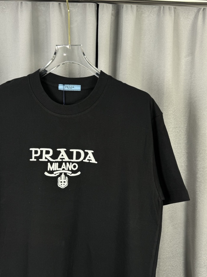 P*rada  Top Quality