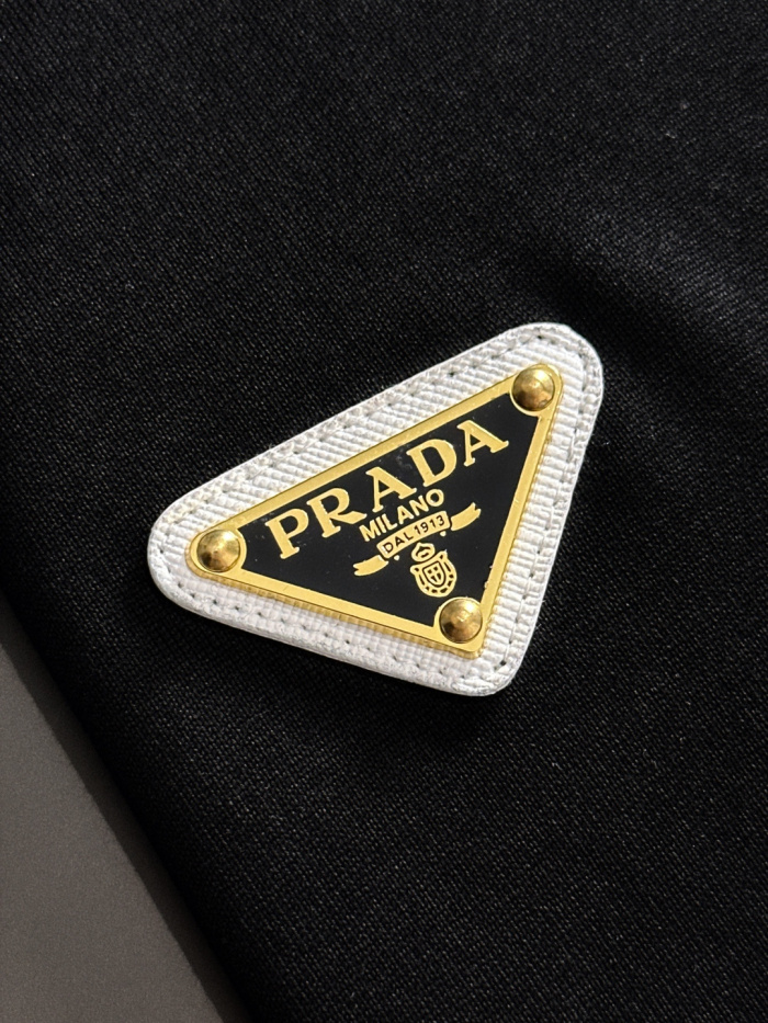 P*rada  Top Quality