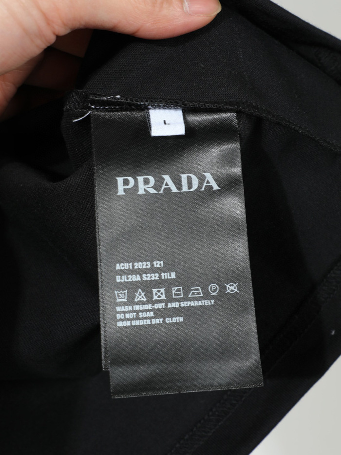 P*rada  Top Quality