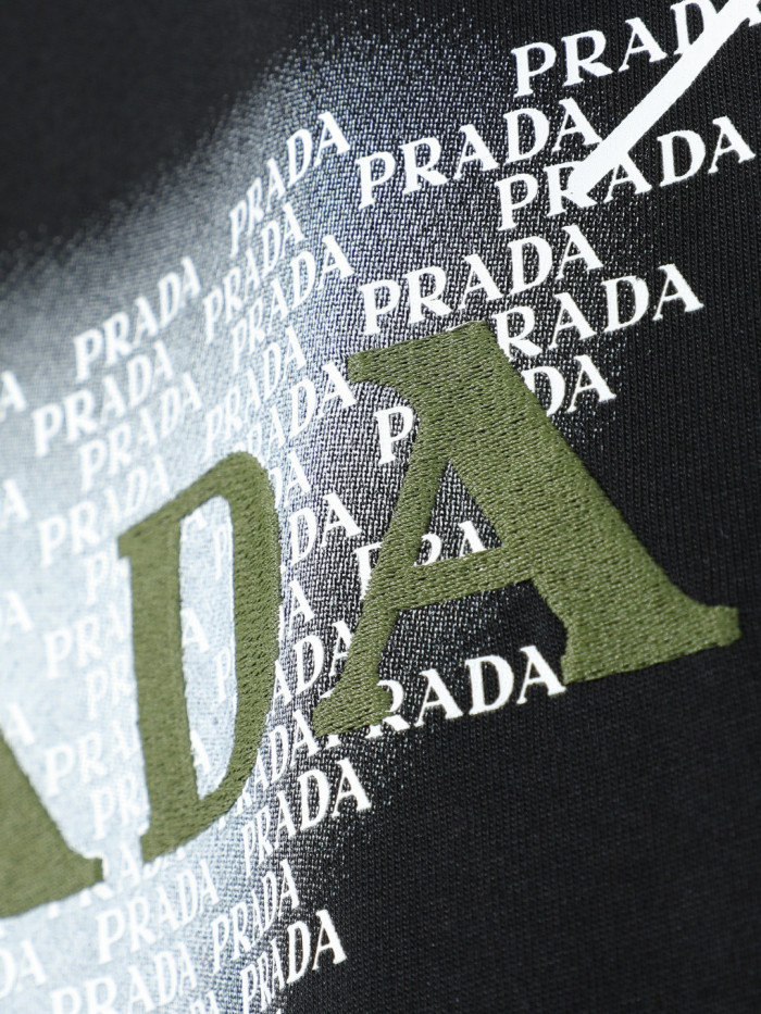 P*rada  Top Quality
