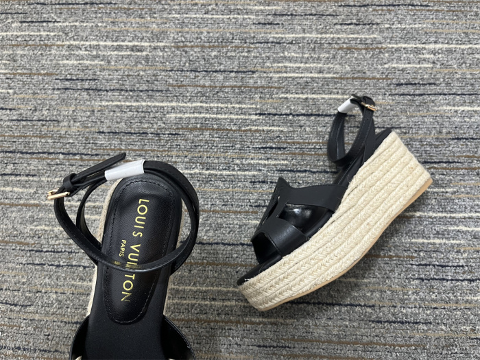 Women L*ouis V*uitton Top Quality Sandals