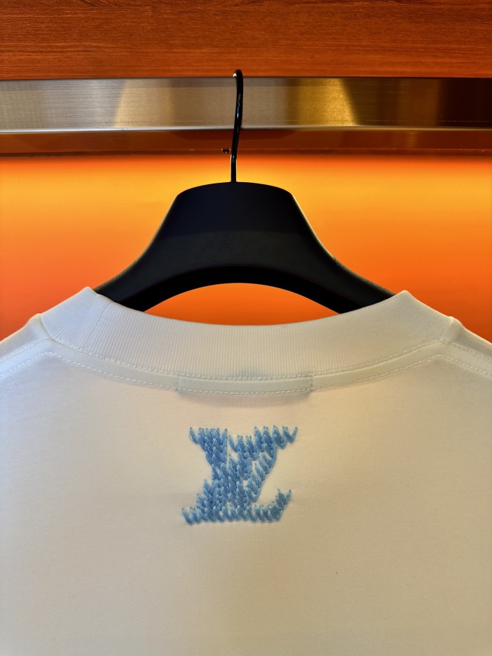 L*ouis V*uitton  Top Quality