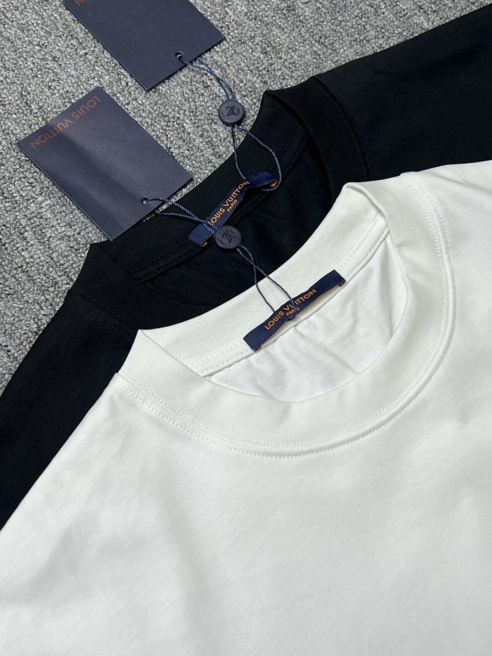 L*ouis V*uitton  Top Quality
