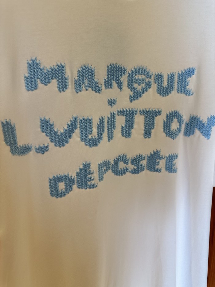 L*ouis V*uitton  Top Quality