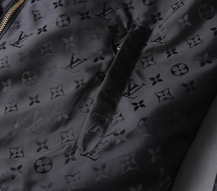 L*ouis V*uitton Top Quality
