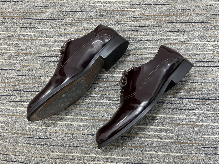 Men  L*ouis V*uitton Top Quality Loafers