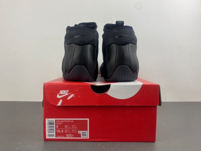 N*ike A*ir Flightposite One “Triple Black” FV5582-001