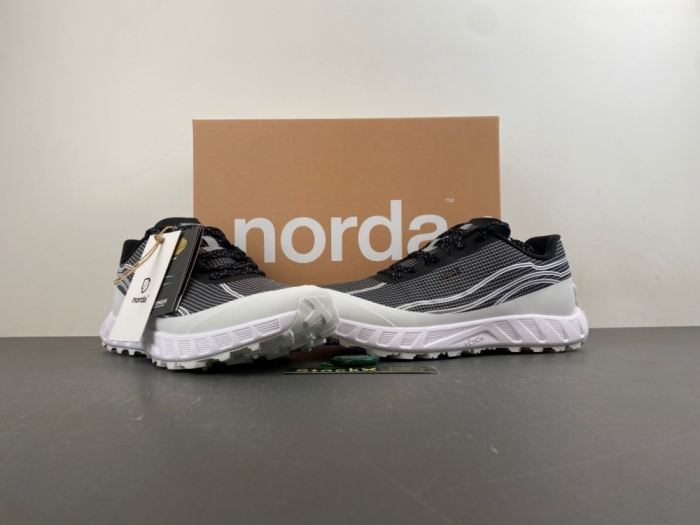Men Women NORDA Top Sneakers