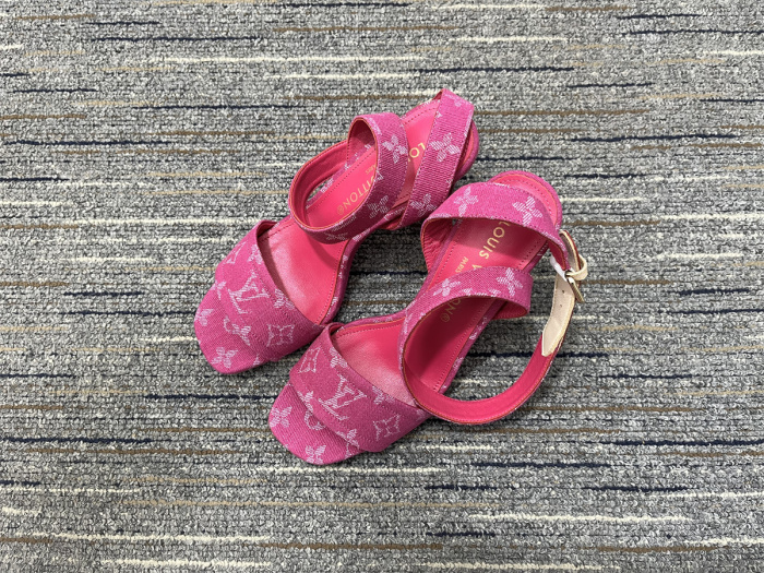Women L*ouis V*uitton Top Quality Sandals