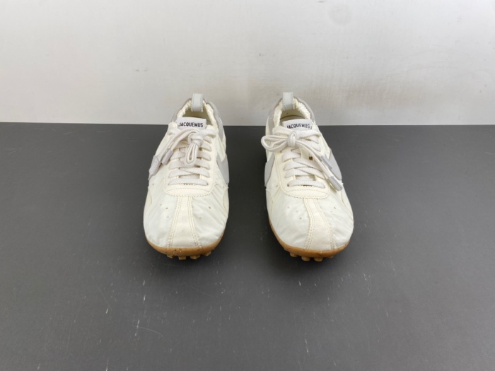Jacquemus x N*ike Moon HV8547-002