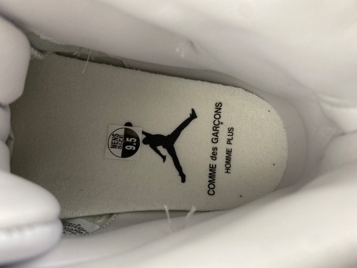 COMME des GARÇONS x Air Jordan 11  IV7639-100