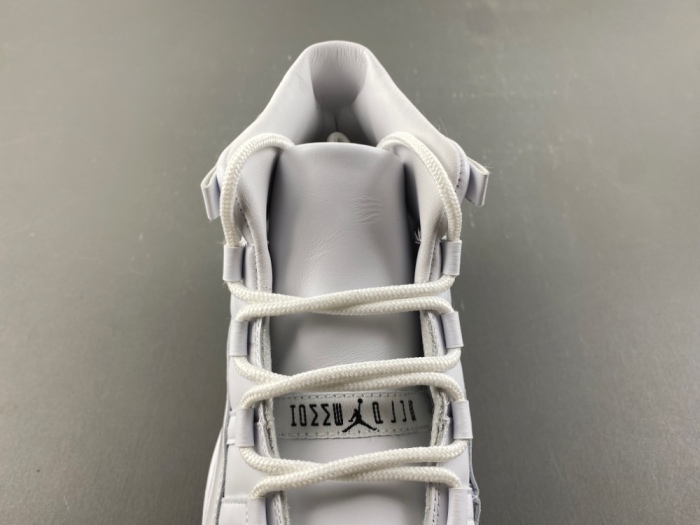 COMME des GARÇONS x Air Jordan 11  IV7639-100