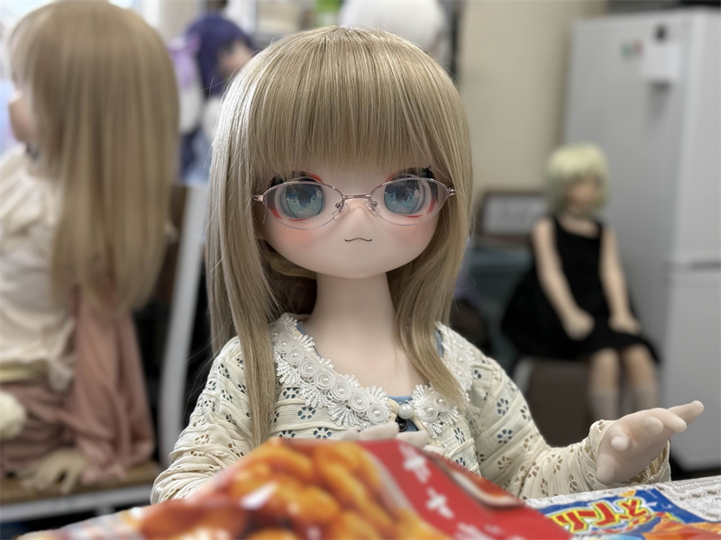 限定デザイン（魔族やエルフ）のアニメドール