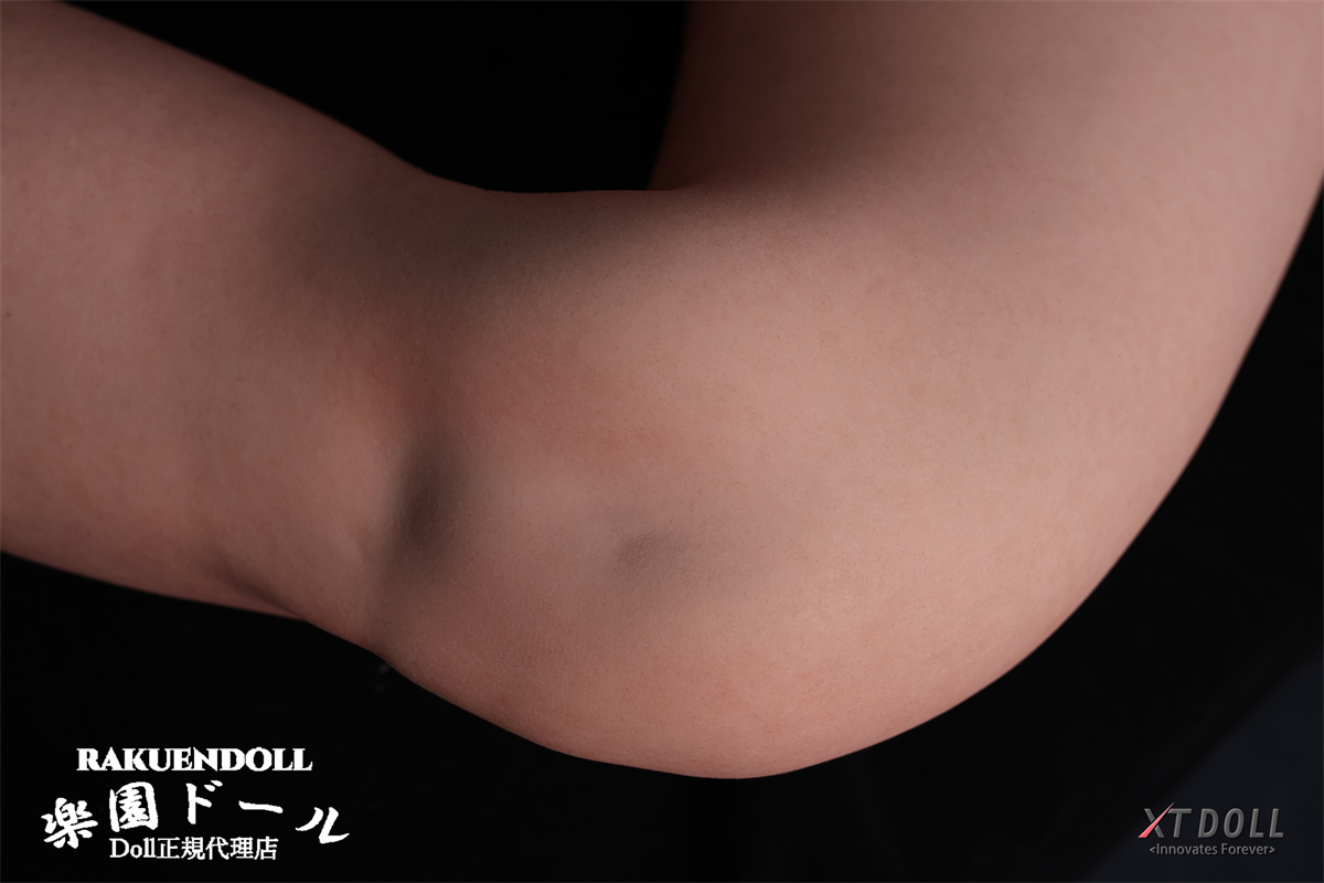 XTdoll torso 105cmのオナホドール 膝の細部造形