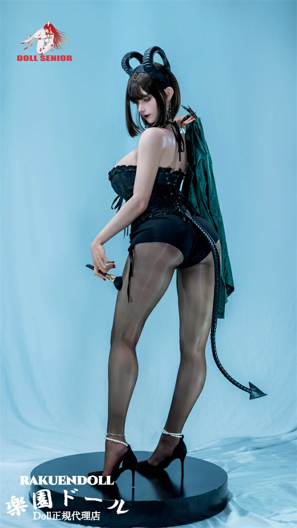doll senior 冷たい気配を纏うやぎ座コスプレ  リアル人形