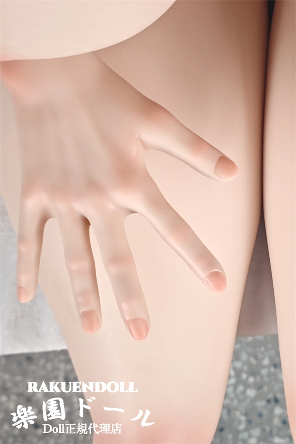ドールアダルト 羊角社×Kiradols 150cm Nカップ 手 細部写真