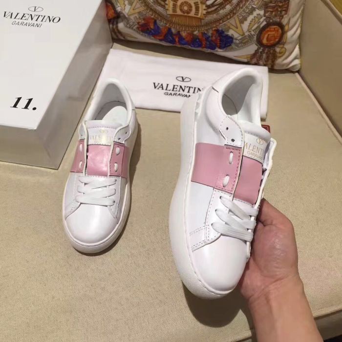 Super High End Valentino Low Top Flat Sneaker Men and Women-007