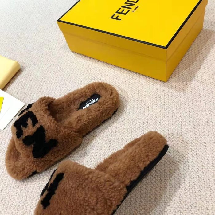 Fendi Hairy slippers 003（2021）