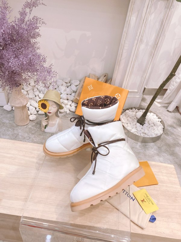 LV Short Boost Women Shoes 003 (2021)