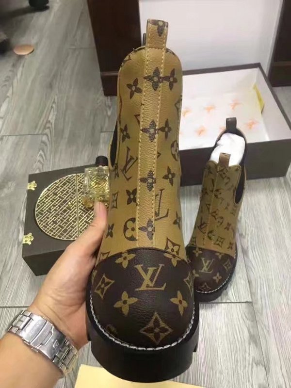 LV Short Boost Women Shoes 005