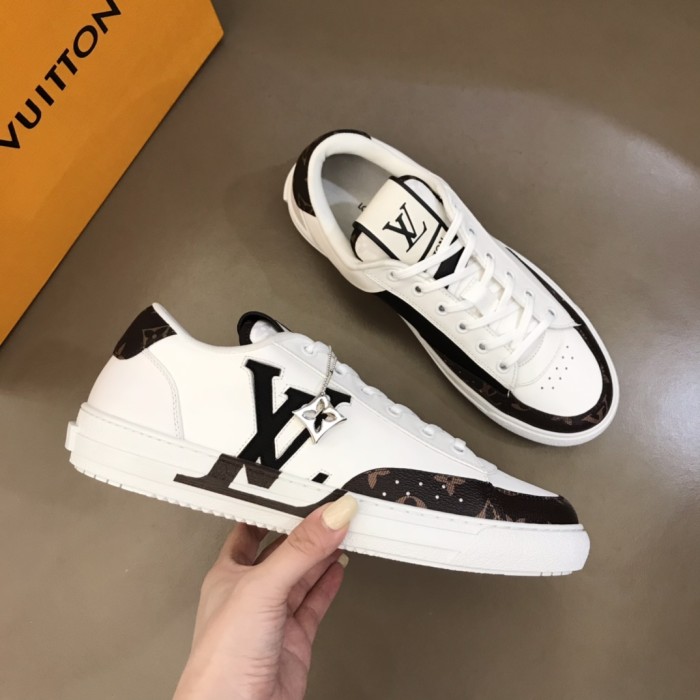 Super High End LV Men And Women Shoes 004 (2021)