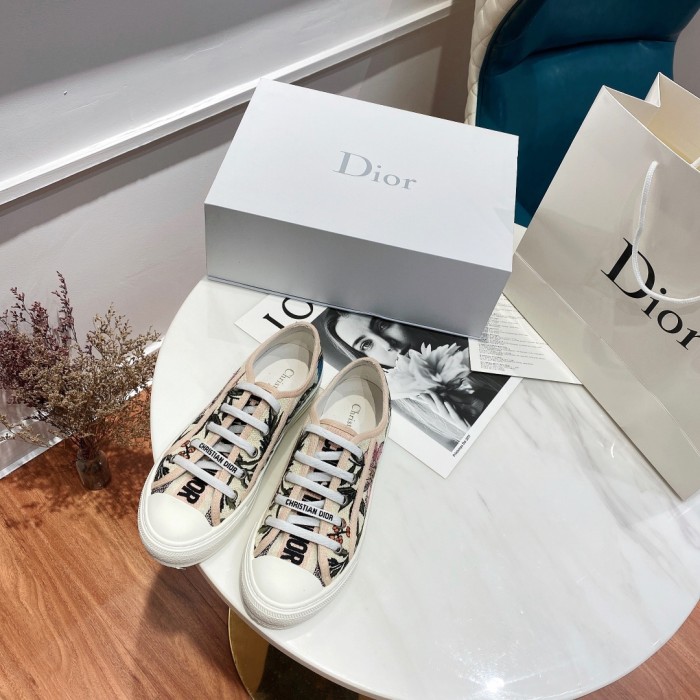 Dior Single shoes Women Shoes 0025 (2021)