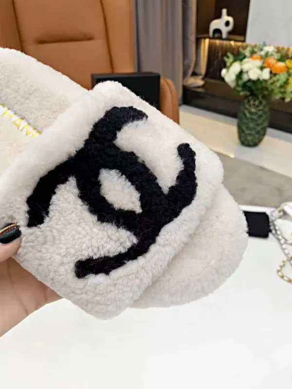 Chanel Hairy slippers 002 (2021)