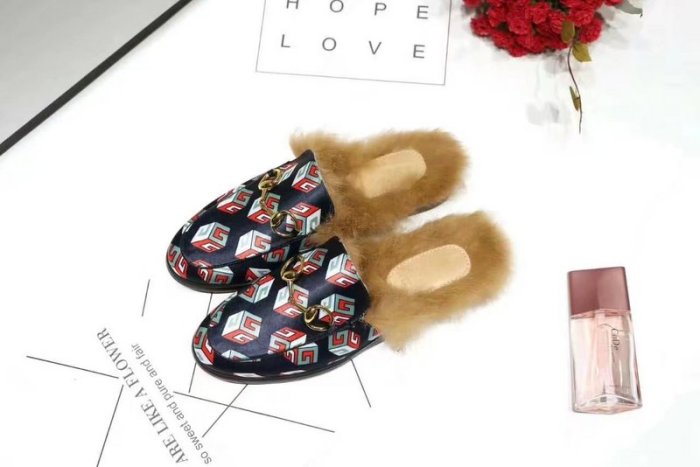 Gucci Hairy slippers 0030