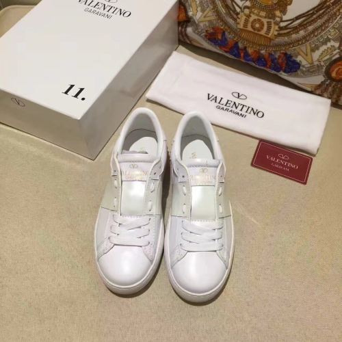 Super High End Valentino Low Top Flat Sneaker Men and Women-006