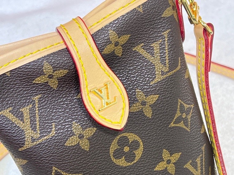 Louis Vuitton Handbags 0051 (2022)