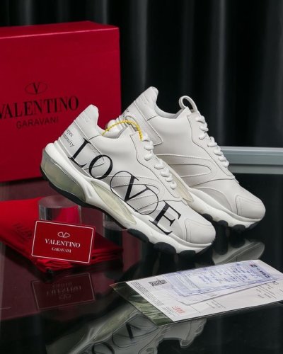 Super High End Valentino Low Top Flat Sneaker Men and Women-006（2021）