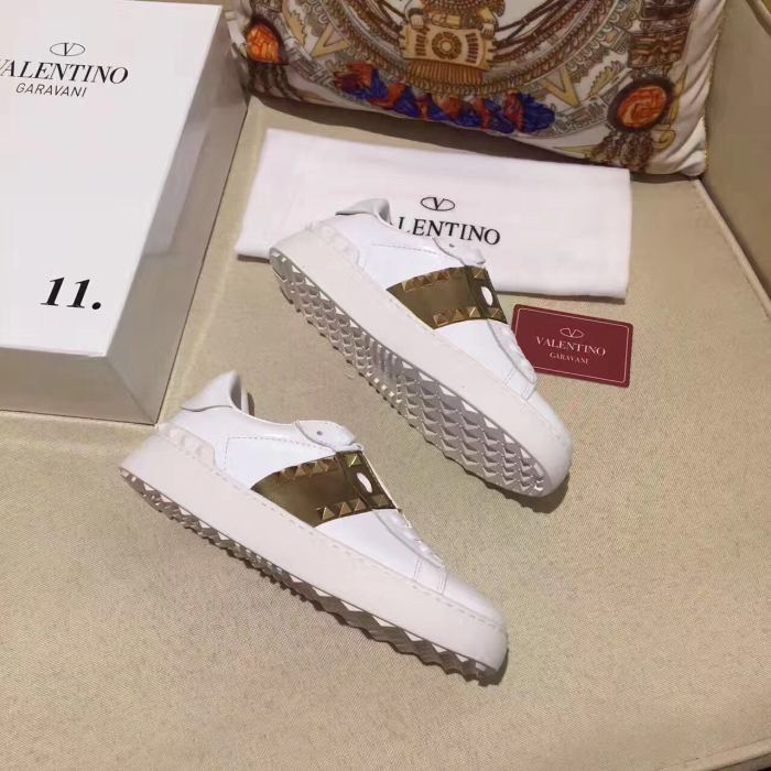 Super High End Valentino Low Top Flat Sneaker Men and Women-017