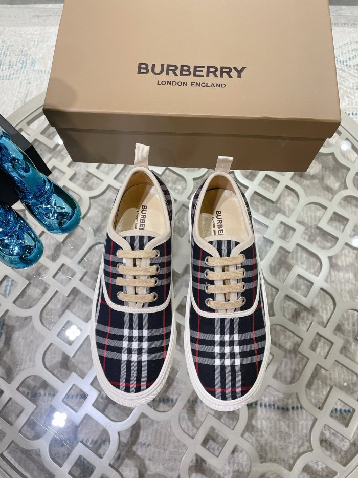 Burberry Single shoes Women Shoes 001 (2021)
